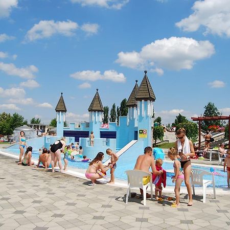 Termal Kemping Apartmanok Тисауйварош Екстериор снимка