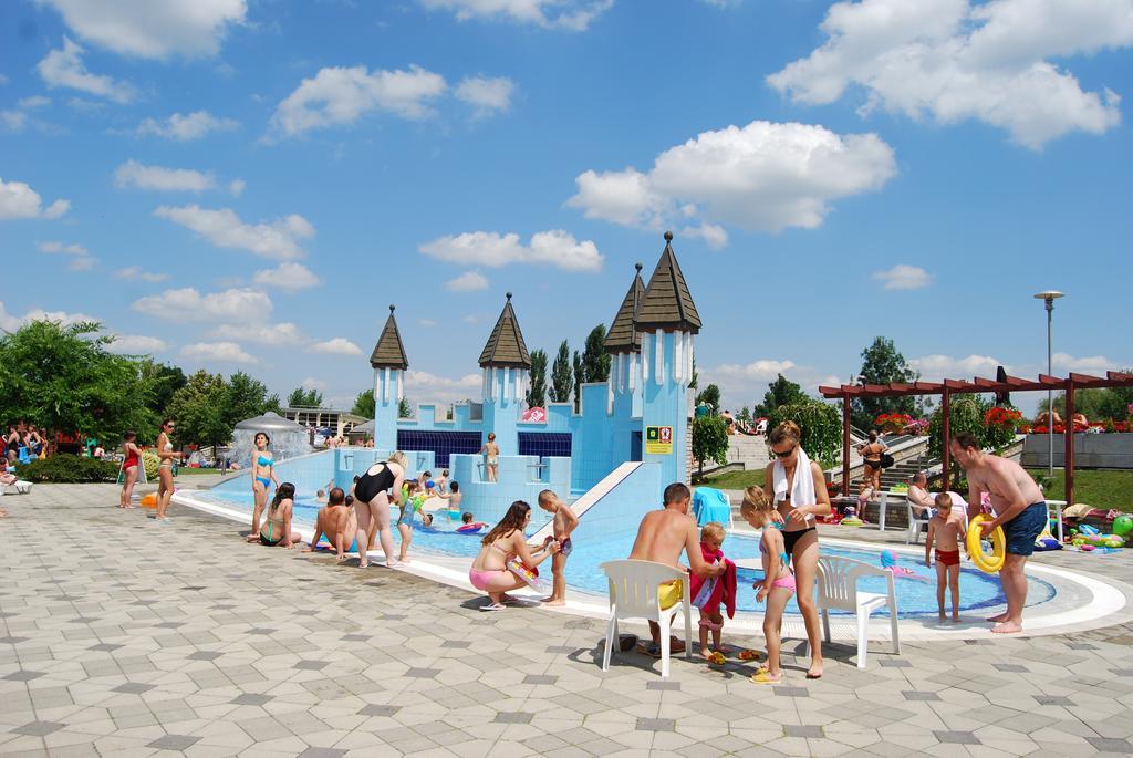 Termal Kemping Apartmanok Тисауйварош Екстериор снимка