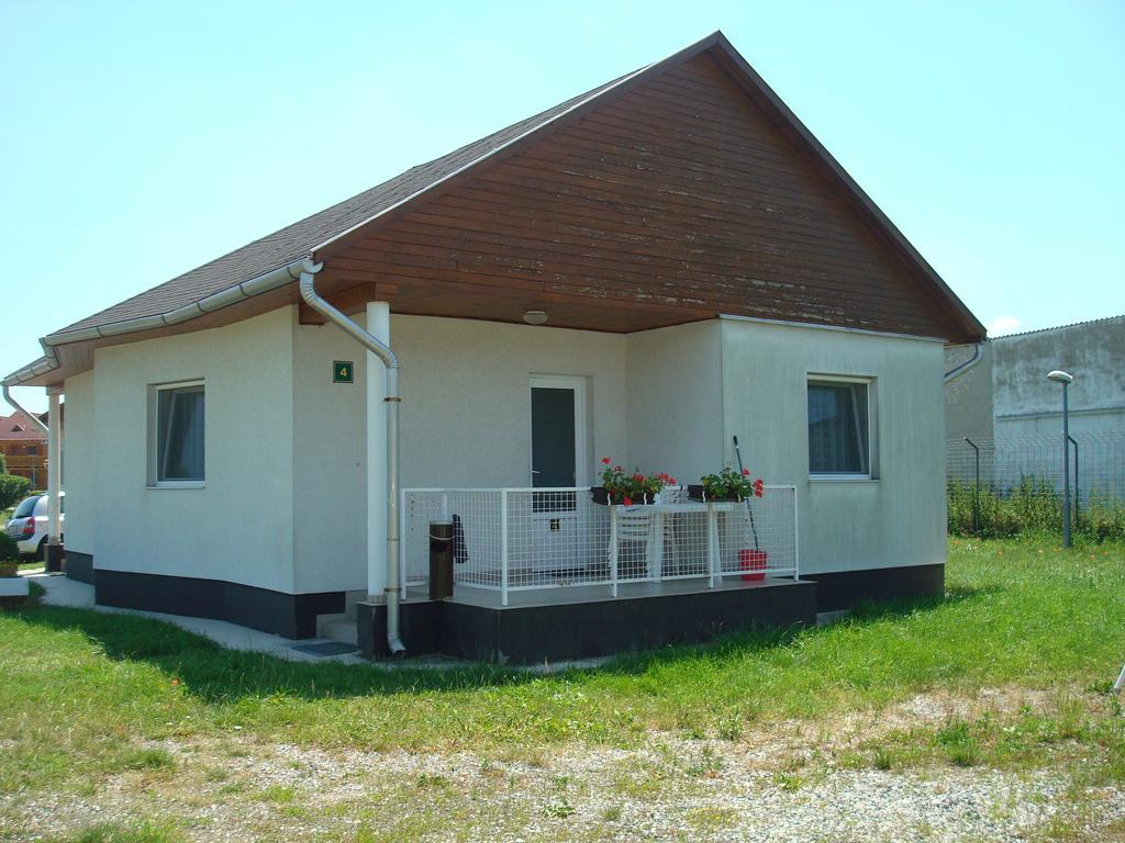 Termal Kemping Apartmanok Тисауйварош Екстериор снимка