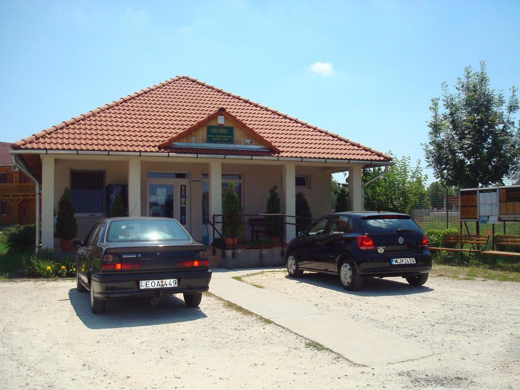 Termal Kemping Apartmanok Тисауйварош Екстериор снимка